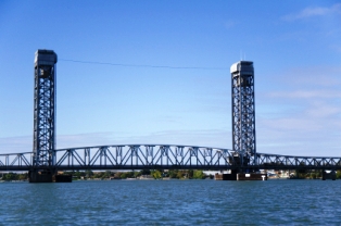 California Delta Golf - Rio Vista Bridge